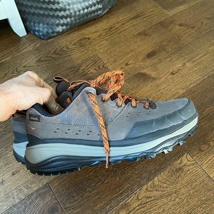 New listing HOKA ONE ONE men’s TOR Summit Hiking Boots - BRAND NEW